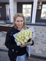 Доставка по Украине - 31 роза "Грациозный шаг"