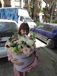 Доставка по Украине - Цветы в коробке "Восторг"