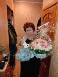 Доставка по Україні - Кошик квітів "Ніжний шелест"