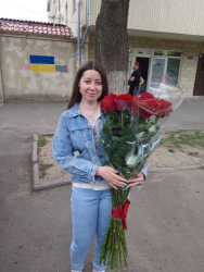 Delivery in Ukraine - 25 gorgeous imported roses (1 meter)