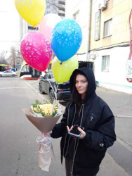 Delivery in Ukraine - Bouquet with balloons "Cream dessert"