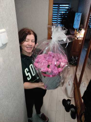 Delivery in Ukraine - Flowers in the box "Sea of emotions"