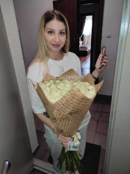 Delivery in Ukraine - Bouquet of 39 white roses "Milkshake"