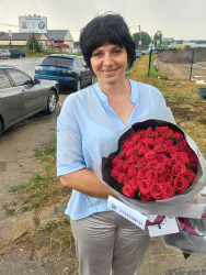 Доставка по Украине - Европейский букет из 51 красной розы