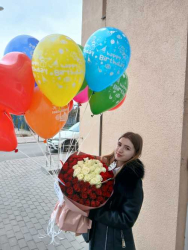 Delivered in Kiev  Topper "Happy Birthday!"