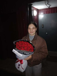 Доставили в Києві Європейський букет з 51 червоної троянди