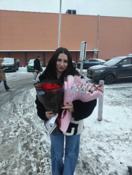 Доставка по Україні - Букет з кіндерами "Рожеве щастя"