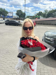 Доставили в Києві Букет для коханої з 51 червоної троянди