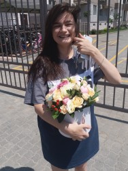 Delivery in Ukraine - Flowers in the box "Amazement"