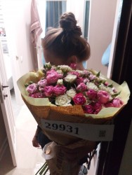 Букет кустовых роз "Страсть" - быстрая доставка от ProFlowers.ua