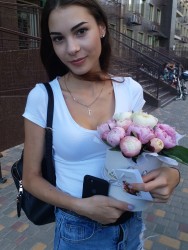 Delivery in Ukraine - Peonies in the box "Tenderness"