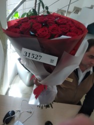 Букет красных роз "Калиновый вкус" - купить в магазине цветов ProFlowers.ua