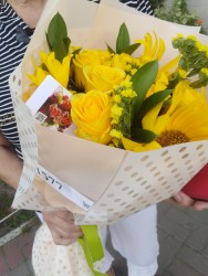 Delivery in Ukraine - Bouquet with sunflowers "Joyful"