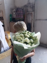 Order with delivery - Bouquet of cream spray roses "Charm"