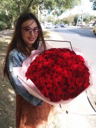 Купуйте з доставкою - Букет з червоних троянд "Lady"