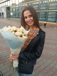 Доставка по Украине - Букет кремовых кустовых роз "Шарм"
