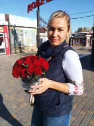25 червоних троянд в коробці "Закоханість" - замовити в ProFlowers.ua