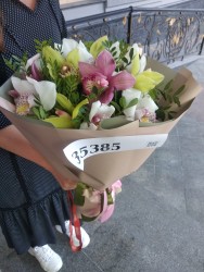 Букет різнокольорових орхідей - швидка доставка з ProFlowers.ua