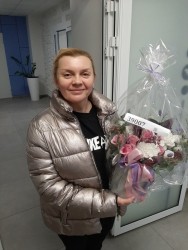 Доставка по Україні - Квіти в коробці "Європейський стиль"