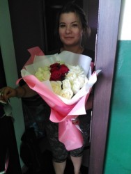 Delivery in Ukraine - Bouquet of roses "Gentle hugs"