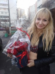 35 красных роз в коробке - купить в магазине цветов ProFlowers.ua