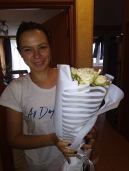 Order with delivery - Bouquet of 5 branches of spray roses "First Snow"