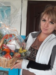 Delivery in Ukraine - Fruit basket " Lush table"