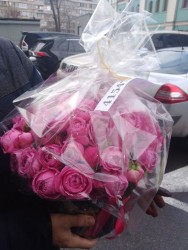 35 піоновідние троянд в коробці "Королева" - купити в квітковому магазині ProFlowers.ua