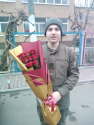 Доставка по Україні - Букет троянд "Красуня"