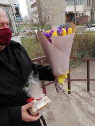 Букет тюльпанов и ирисов "Нежность" - купить в магазине цветов ProFlowers.ua