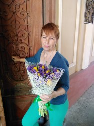 Delivery in Ukraine -  Bouquet with irises "Sunrise"
