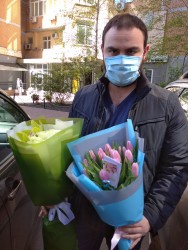 Доставка по Украине - Букет из 19 тюльпанов "Теплый апрель"