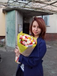 Доставка по Україні - 51 тюльпан "Яскраві фарби"