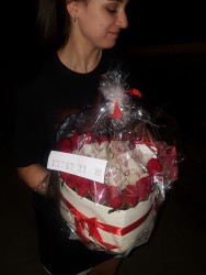 Delivery in Ukraine - Heart of red roses and orchids "Tenderness"