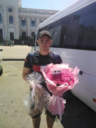 51 рожева троянда - швидка доставка з ProFlowers.ua