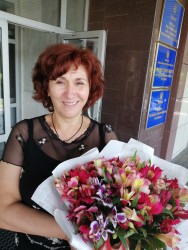 Delivery in Ukraine - 25 branches fragrant alstroemeria