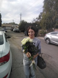 Доставка по Україні - Біла метрова троянда поштучно