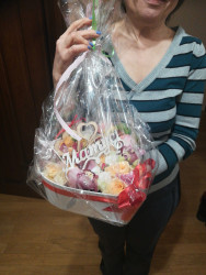 Доставка по Украине - Коробка с цветами "Все для Мамы"