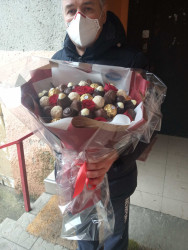 Delivery in Ukraine -  Bouquet "For the sweet tooth"