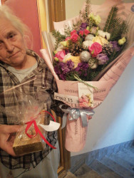 Delivery in Ukraine - Bouquet "Flower carousel"