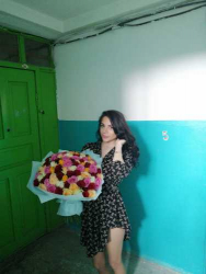 Delivery in Ukraine - Bouquet of roses "Festive"