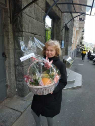 Delivery in Ukraine - Fruit basket "Surprise"