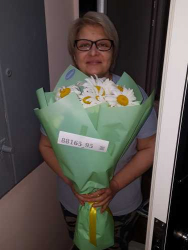 Delivery in Ukraine - 15 field daisies