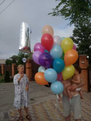 Доставка по Україні - 25 різнокольорових гелієвих кульок